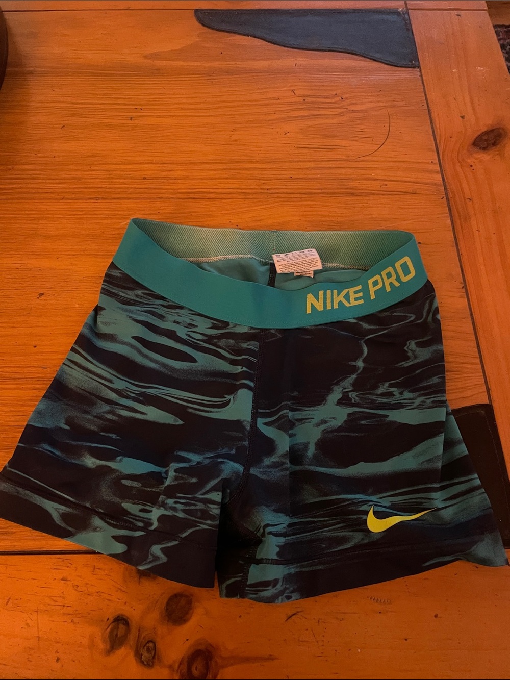 Women’s s Nike pro bike shorts